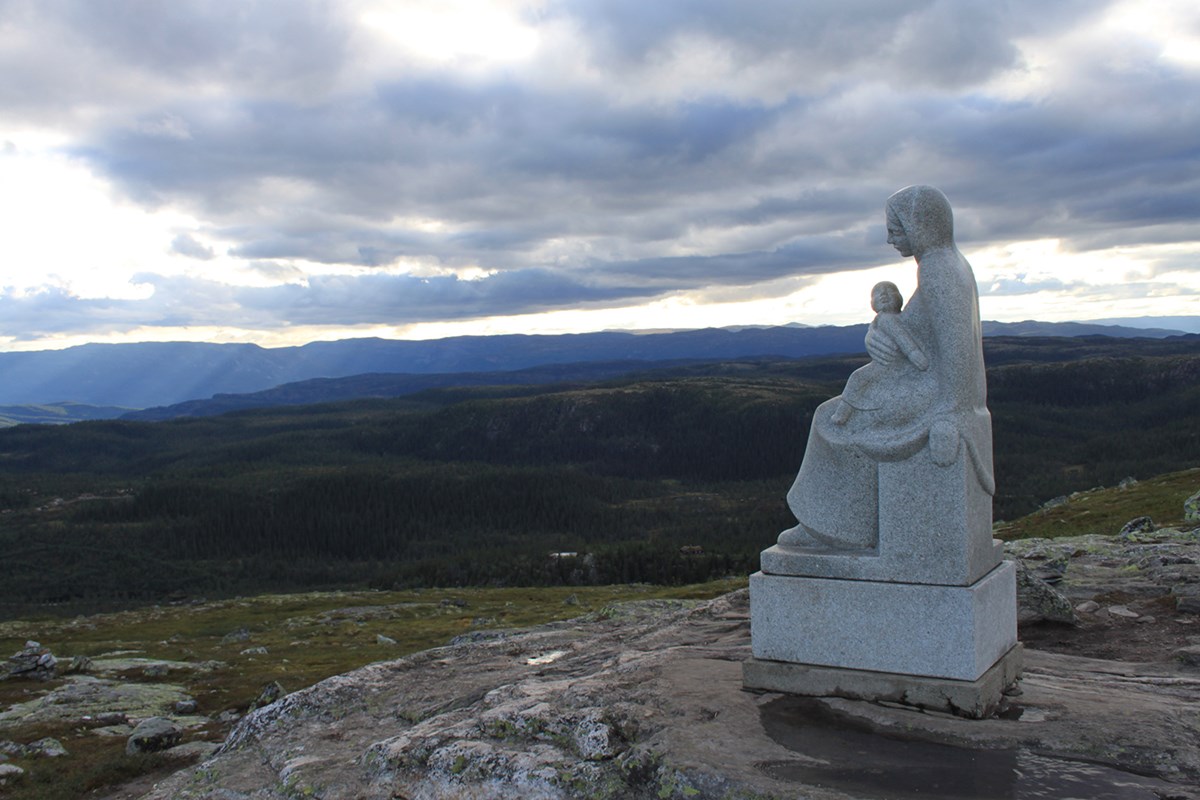 Lær deg hvor høye fjellene rundt Madonnaen er. Det kan kanskje komme godt med på Drillos quiz.